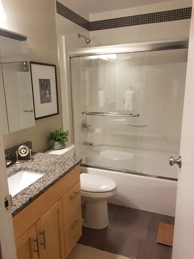 WESTSIDE - 3 BEDROOM CONDO - JUNE 1ST - Photo 3