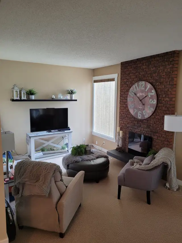 WESTSIDE - 3 BEDROOM CONDO - JUNE 1ST - Photo 4