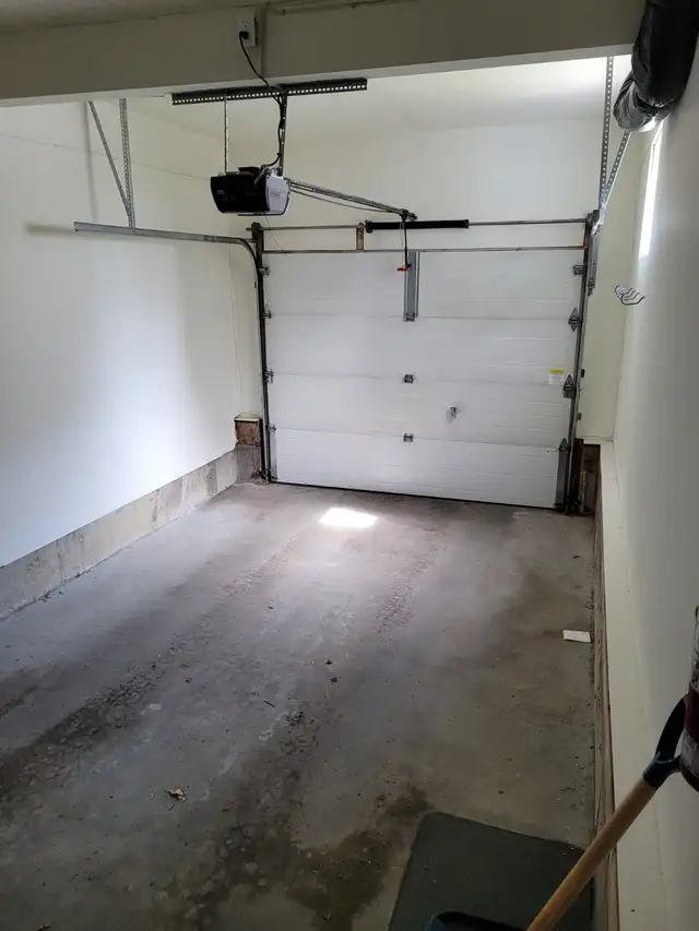 WESTSIDE - 3 BEDROOM CONDO - JUNE 1ST - Photo 6