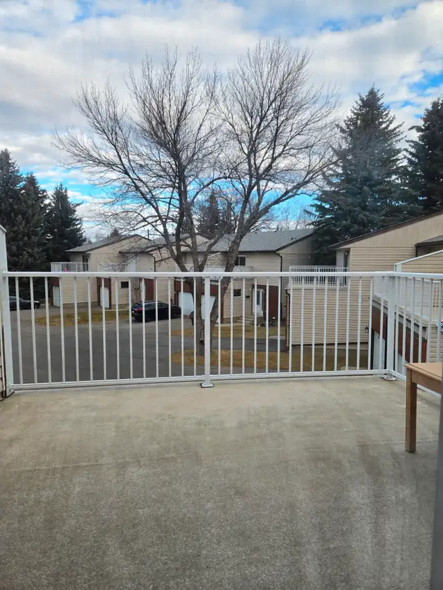 WESTSIDE - 3 BEDROOM CONDO - JUNE 1ST - Photo 23