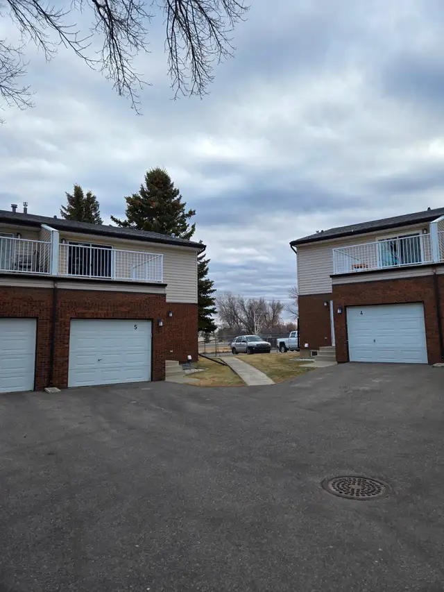 WESTSIDE - 3 BEDROOM CONDO - JUNE 1ST - Photo 24