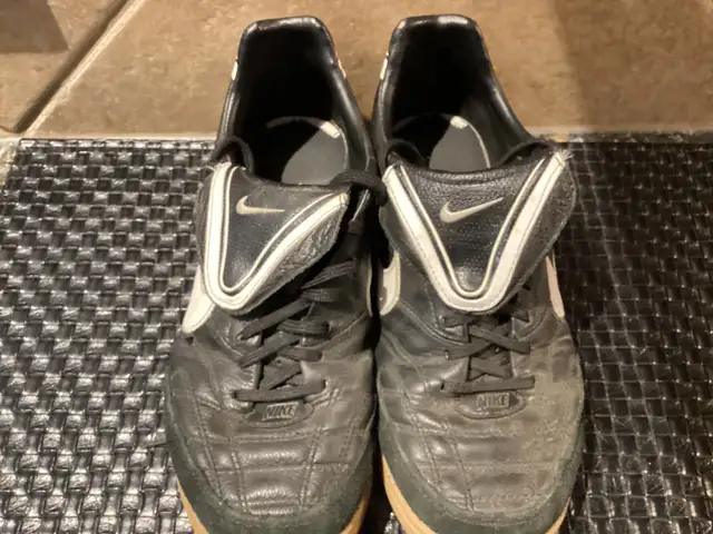 Nike Soccer Indoor Soccer Shoes Size 7