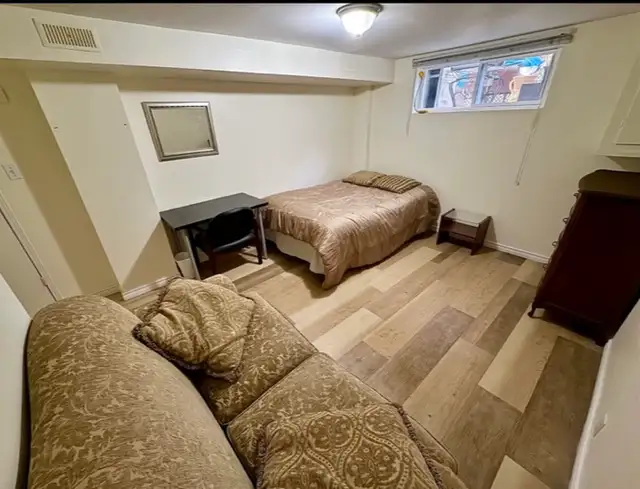 Furnished large bright room Single male $890 m all utilities - Photo 2