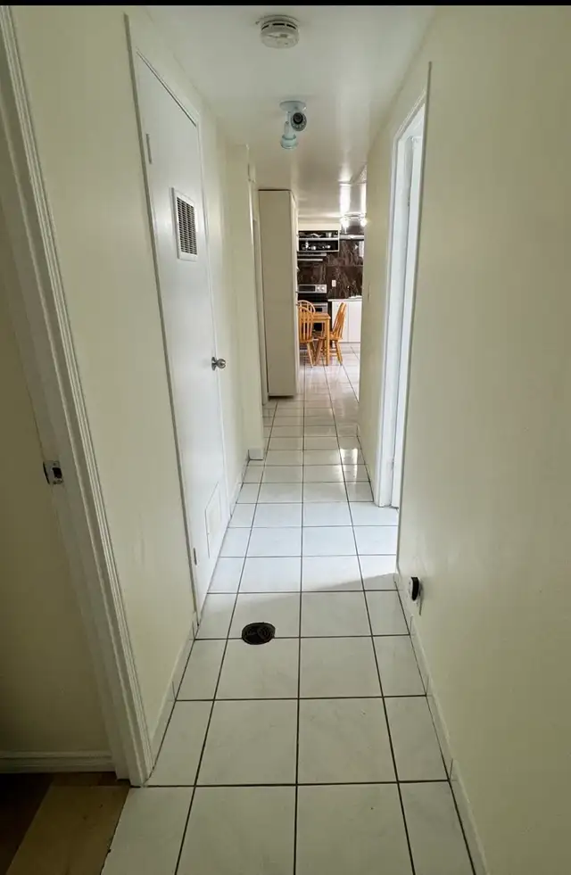 Furnished large bright room Single male $890 m all utilities - Photo 4