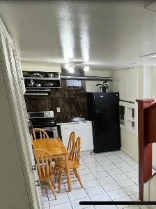 Furnished large bright room Single male $890 m all utilities - Photo 6