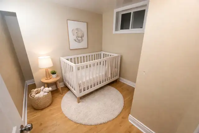 $1,599 2 Bed 1 Bath HUGE Basement Apartment (Big Living Room) - Photo 5