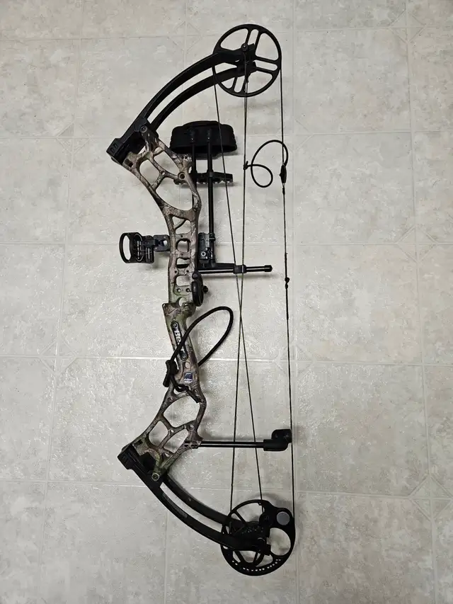 Compound Bow - Bear Archery 'Marshall'  $375