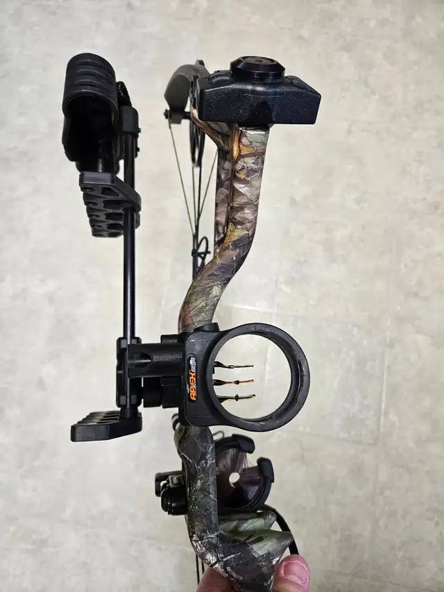 Compound Bow - Bear Archery 'Marshall'  $375 - Photo 3