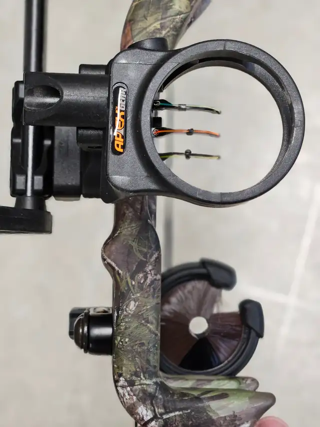 Compound Bow - Bear Archery 'Marshall'  $375 - Photo 6