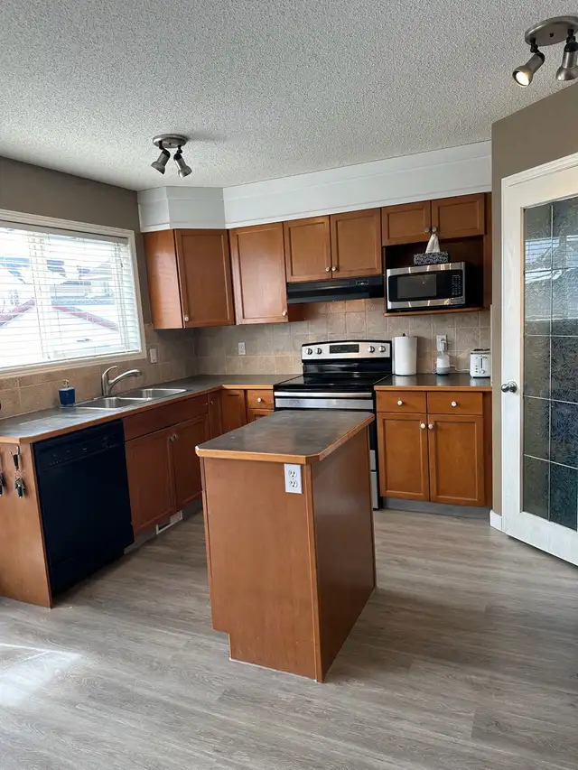 House for rent - Photo 4