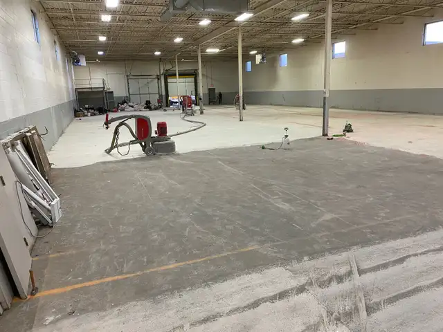 concrete grinding / floor sanding - Photo 3