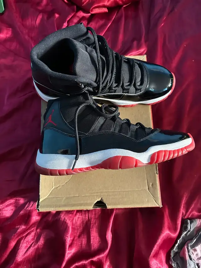 Air Jordan 11 Retro "Bred" (2019) – Size 13 – Like New - Photo 2