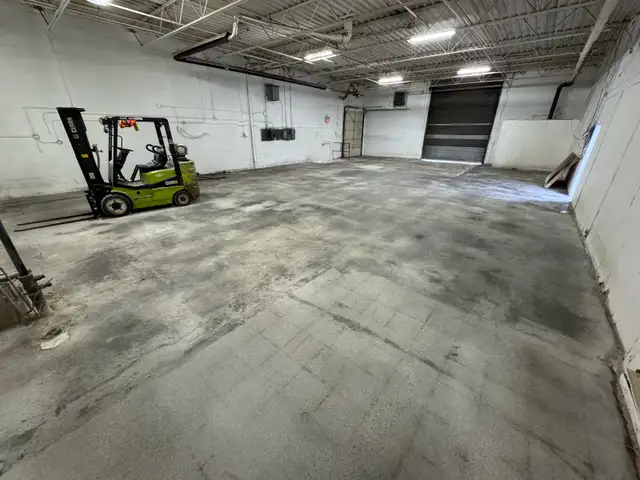 warehouse floor grinding / coating / sealing - Photo 2