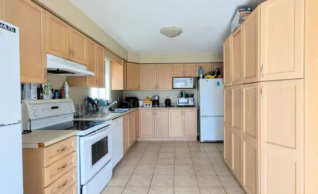 5-Bedroom Student House | $800-$1200/room | May 1 | South Guelph - Photo 6