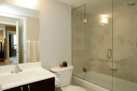 EXECUTIVE CORNER SUITE |~1000 Sq Ft | 2 Bed   2 Bath | 15TH Flr - Photo 8