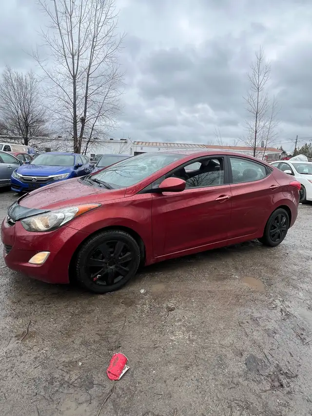 Hyundai Elantra 2012