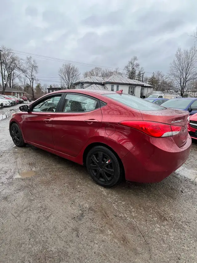 Hyundai Elantra 2012 - Photo 2