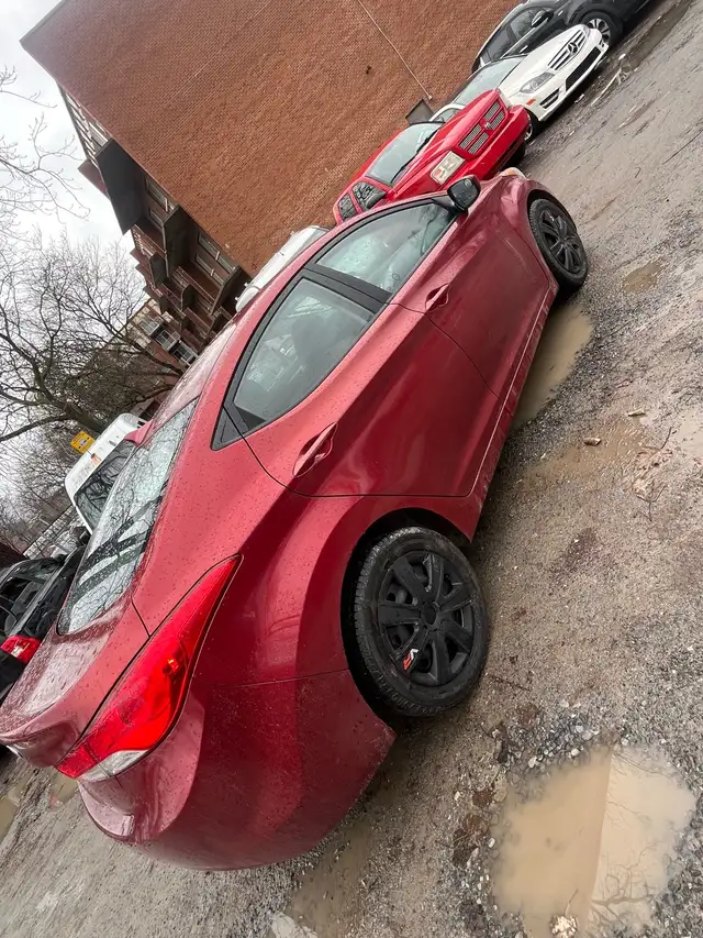 Hyundai Elantra 2012 - Photo 3