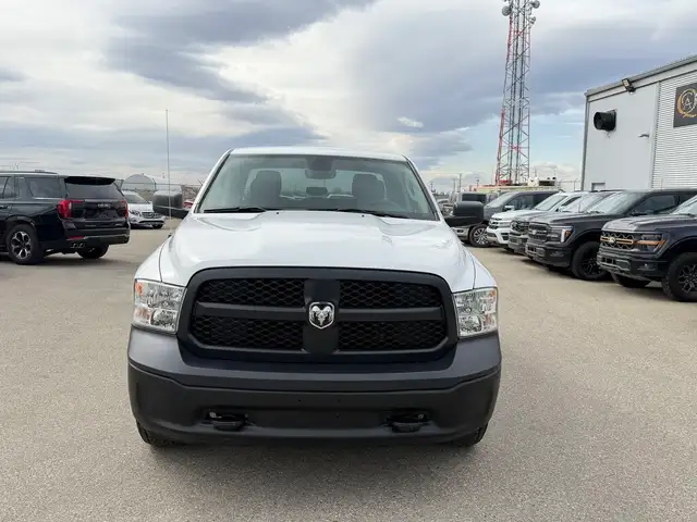 2021 Ram 1500 Classic CLASSIC Tradesman 5.7 HEMI/4x4/Quad Cab 6' - Photo 2