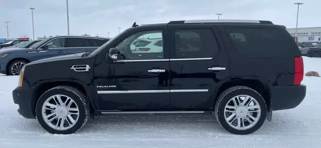 2014 Cadillac Escalade PLATINUM AWD New Arrival - Photo 2