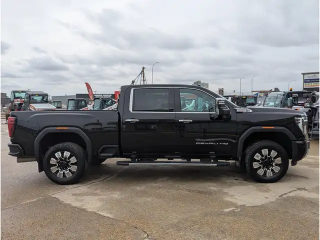 2025 GMC Sierra 3500HD Denali 6.6L V8/Touch Nav/Sunroof/Camera - Photo 7