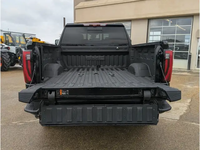 2025 GMC Sierra 3500HD Denali 6.6L V8/Touch Nav/Sunroof/Camera - Photo 11