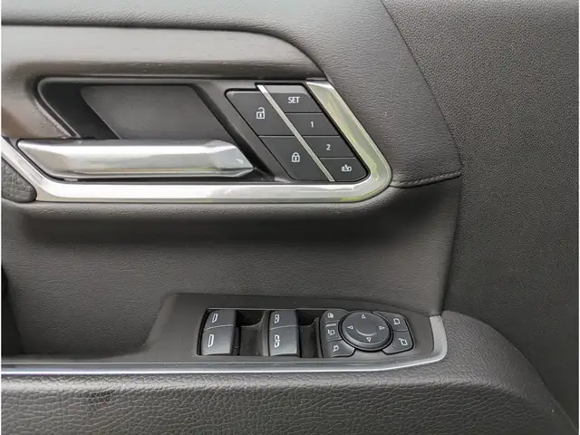 2025 GMC Sierra 3500HD Denali 6.6L V8/Touch Nav/Sunroof/Camera - Photo 15