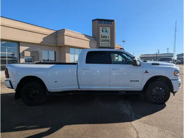 2024 Ram 3500 Big Horn 6.7L Diesel/Dually/Nav/Cam/DELETED - Photo 8