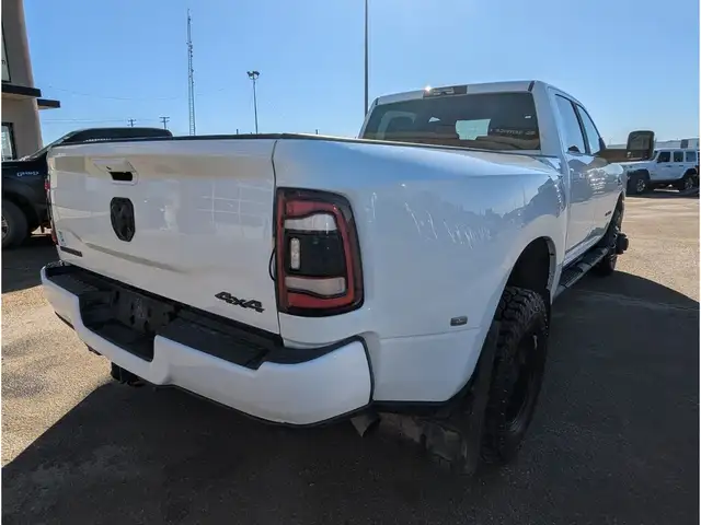 2024 Ram 3500 Big Horn 6.7L Diesel/Dually/Nav/Cam/DELETED - Photo 9