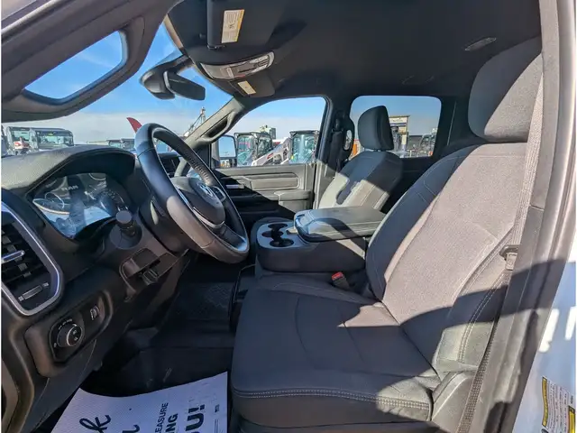 2024 Ram 3500 Big Horn 6.7L Diesel/Dually/Nav/Cam/DELETED - Photo 16