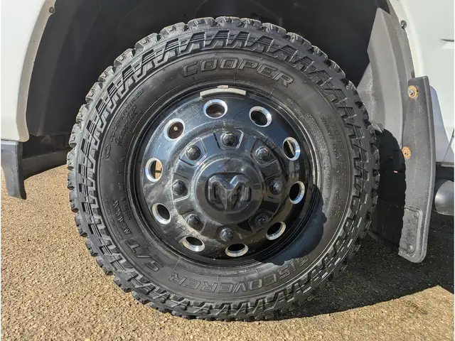 2024 Ram 3500 Big Horn 6.7L Diesel/Dually/Nav/Cam/DELETED - Photo 23