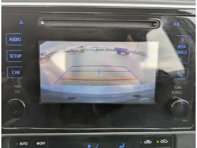 2018 Toyota Corolla LE Touchscreen/Heated Seats/Heated Wipers - Photo 4