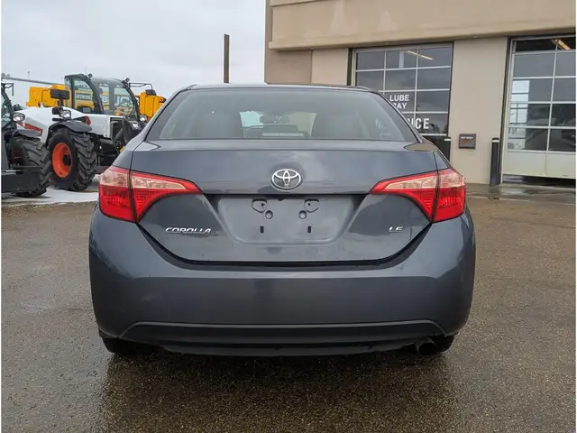2018 Toyota Corolla LE Touchscreen/Heated Seats/Heated Wipers - Photo 10