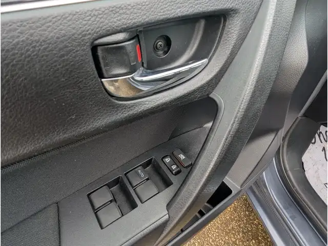 2018 Toyota Corolla LE Touchscreen/Heated Seats/Heated Wipers - Photo 14