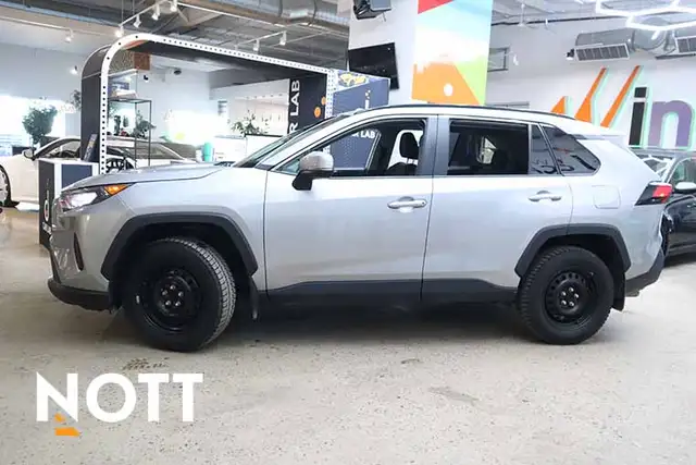 2019 TOYOTA RAV-4 LE - | TWO SETS OF WHEELS | LOW KM - Photo 2