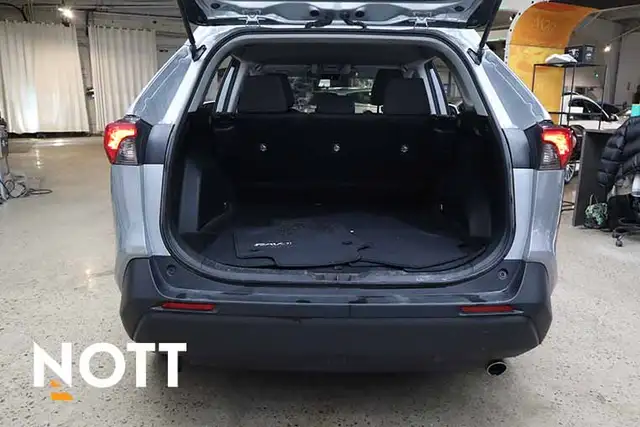 2019 TOYOTA RAV-4 LE - | TWO SETS OF WHEELS | LOW KM - Photo 4