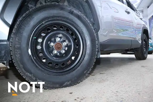 2019 TOYOTA RAV-4 LE - | TWO SETS OF WHEELS | LOW KM - Photo 8