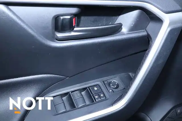 2019 TOYOTA RAV-4 LE - | TWO SETS OF WHEELS | LOW KM - Photo 11