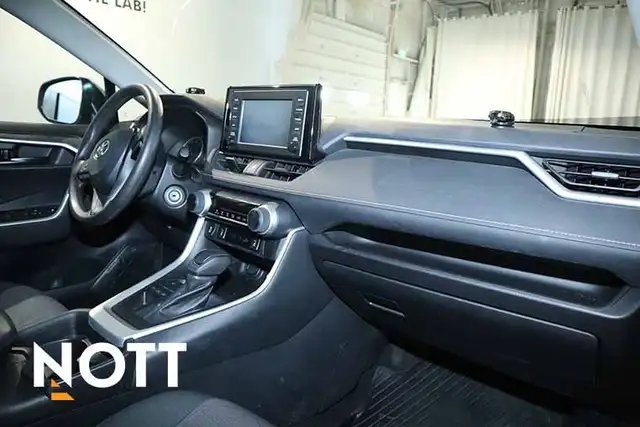 2019 TOYOTA RAV-4 LE - | TWO SETS OF WHEELS | LOW KM - Photo 17