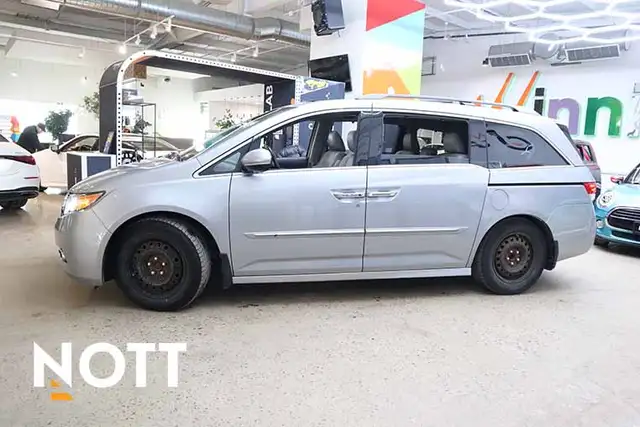 2016 HONDA ODYSSEY TOURING - ONE OWNER | LOW KM | FAMILY VAN - Photo 2