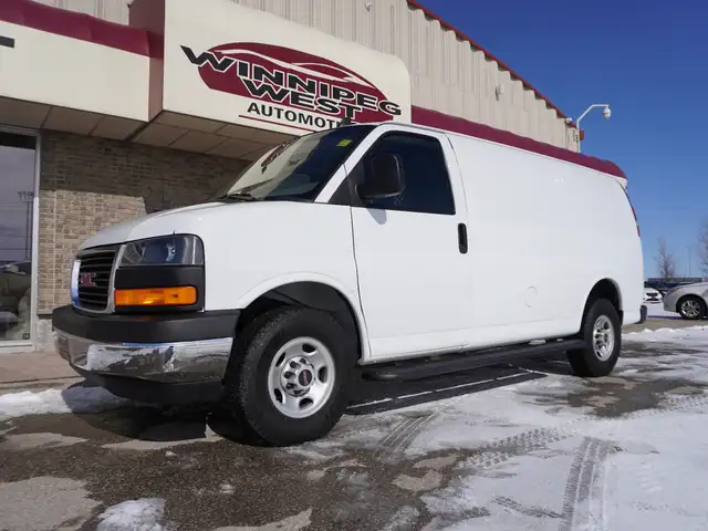 2023 GMC Savana Cargo Van 2500 RWD 135\' LOW KMS, CLEAN, READY F - Photo 3