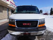 2023 GMC Savana Cargo Van 2500 RWD 135\' LOW KMS, CLEAN, READY F - Photo 5
