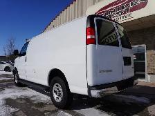 2023 GMC Savana Cargo Van 2500 RWD 135\' LOW KMS, CLEAN, READY F - Photo 12
