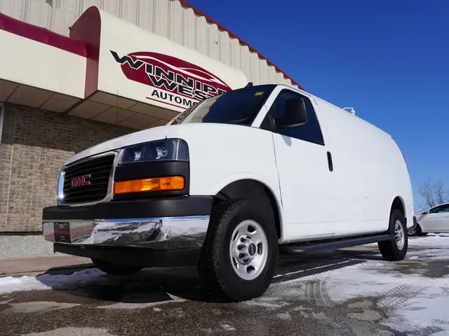 2023 GMC Savana Cargo Van 2500 RWD 135\' LOW KMS, CLEAN, READY F - Photo 14
