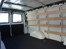 2023 GMC Savana Cargo Van 2500 RWD 135\' LOW KMS, CLEAN, READY F - Photo 29