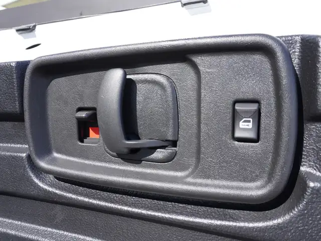 2023 GMC Savana Cargo Van 2500 RWD 135\' LOW KMS, CLEAN, READY F - Photo 32