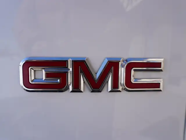 2023 GMC Savana Cargo Van 2500 RWD 135\' LOW KMS, CLEAN, READY F - Photo 33