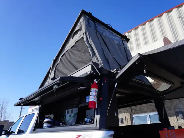 2017 Chevrolet Silverado 1500 ULTIMATE OUTDOOR PACKAGE! Truck a - Photo 2