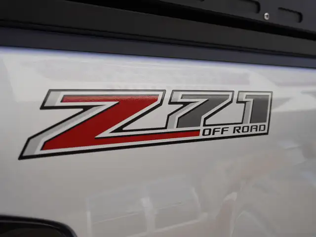 2017 Chevrolet Silverado 1500 ULTIMATE OUTDOOR PACKAGE! Truck a - Photo 6