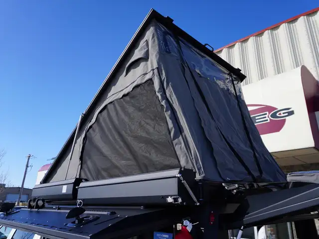 2017 Chevrolet Silverado 1500 ULTIMATE OUTDOOR PACKAGE! Truck a - Photo 9